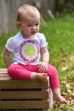 Load image into Gallery viewer, Scalloped Clover