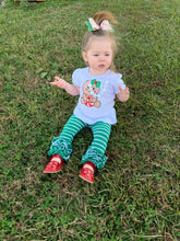 Load image into Gallery viewer, Sitting Gingerbread Girl