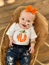 Load image into Gallery viewer, Pumpkin Circle Monogram